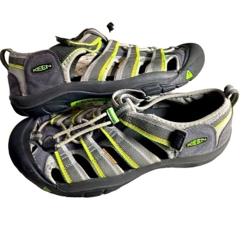 Women’s Keen Water Shoes Sandals Size 5Y Sz 6.5